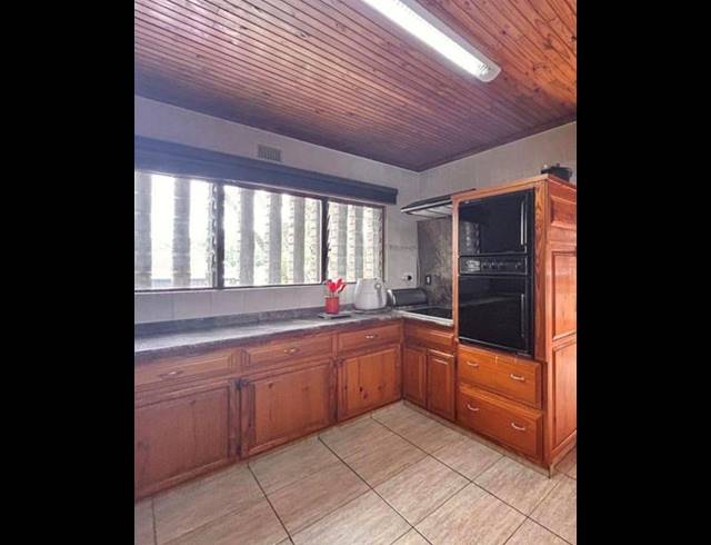 4 BEDROOM HOUSE FOR SALE IN MEER EN SEE